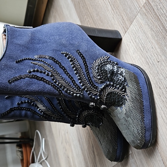 Donald J Pliner embellished booties size 6 - Picture 3 of 8